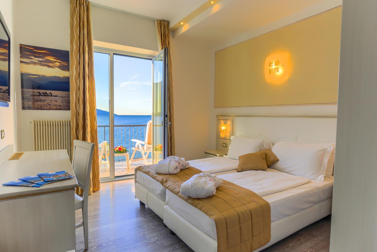 טורבולה Hotel Lido Blu - Surf & Bike מראה חיצוני תמונה